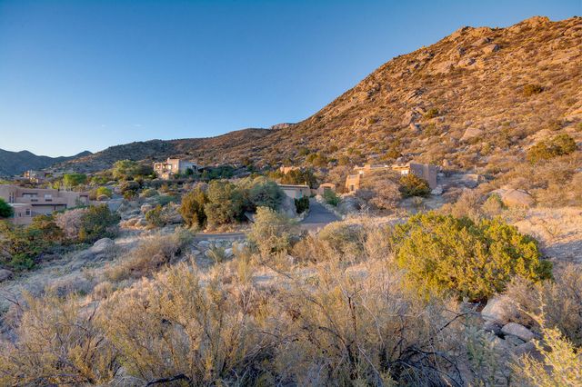 9 La Luz Trail NE, Albuquerque, NM 87122