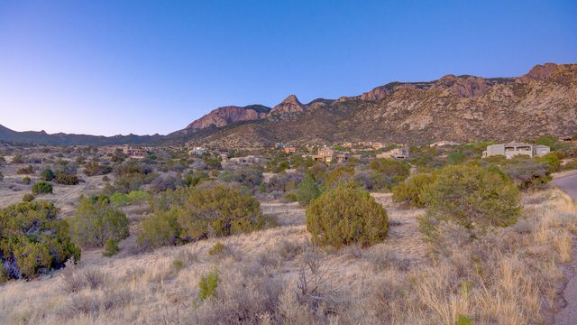 9 La Luz Trail NE, Albuquerque, NM 87122