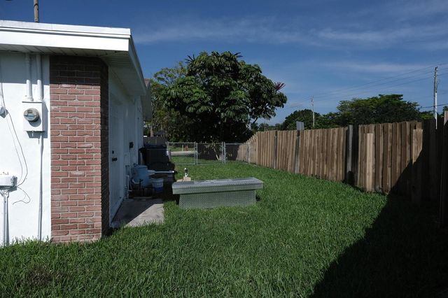980 Woodland Avenue, West Palm Beach, FL 33415
