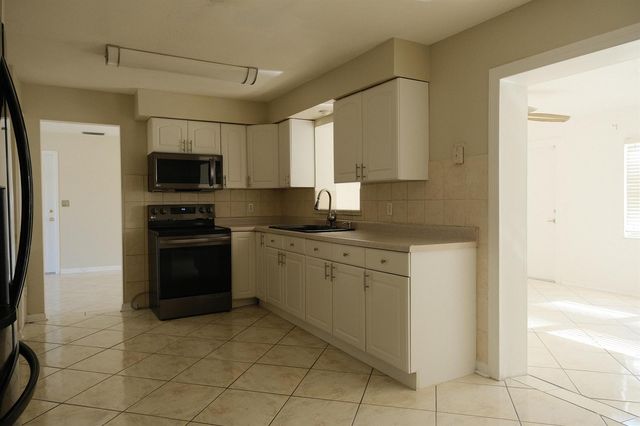980 Woodland Avenue, West Palm Beach, FL 33415