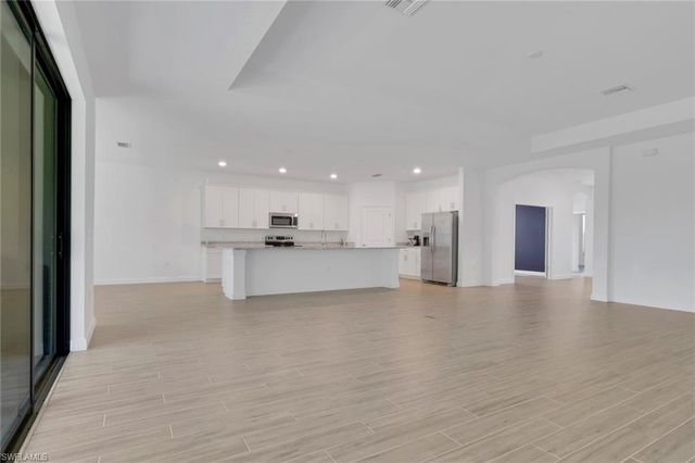 1801 HAGEN CT, Naples, FL 34120