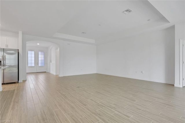 1801 HAGEN CT, Naples, FL 34120