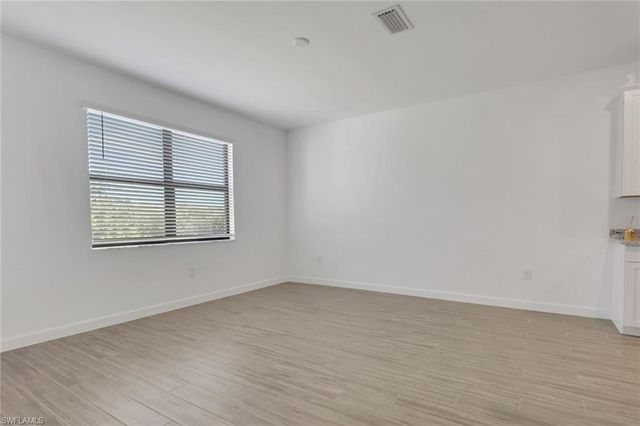 1801 HAGEN CT, Naples, FL 34120