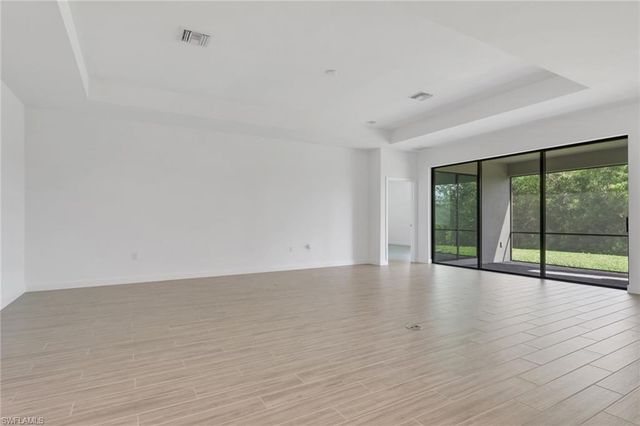 1801 HAGEN CT, Naples, FL 34120