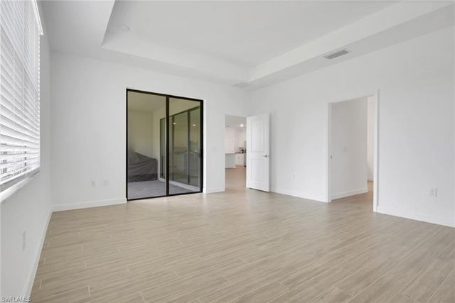 1801 HAGEN CT, Naples, FL 34120