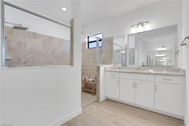 1801 HAGEN CT, Naples, FL 34120