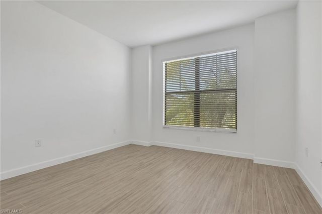 1801 HAGEN CT, Naples, FL 34120