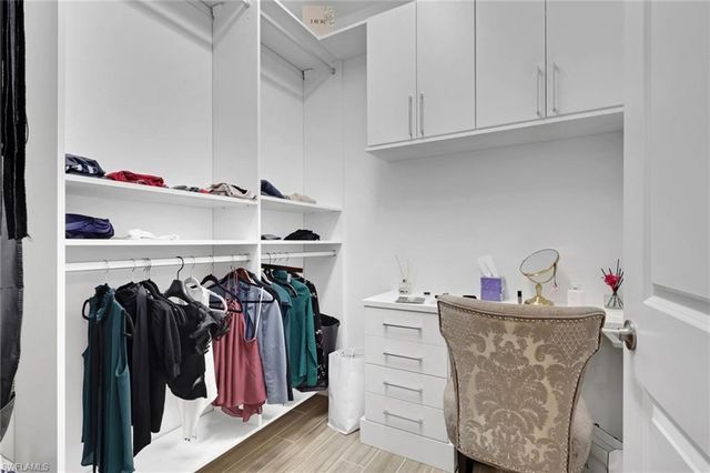 1801 HAGEN CT, Naples, FL 34120