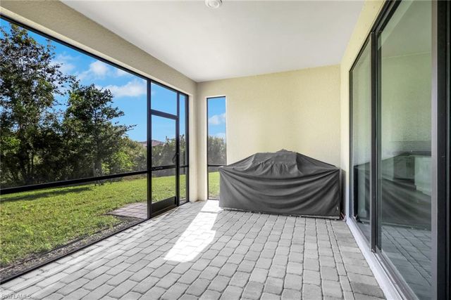 1801 HAGEN CT, Naples, FL 34120