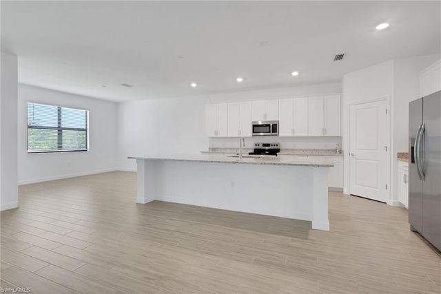 1801 HAGEN CT, Naples, FL 34120