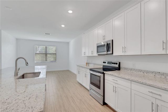 1801 HAGEN CT, Naples, FL 34120