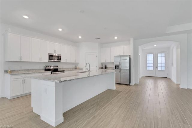 1801 HAGEN CT, Naples, FL 34120