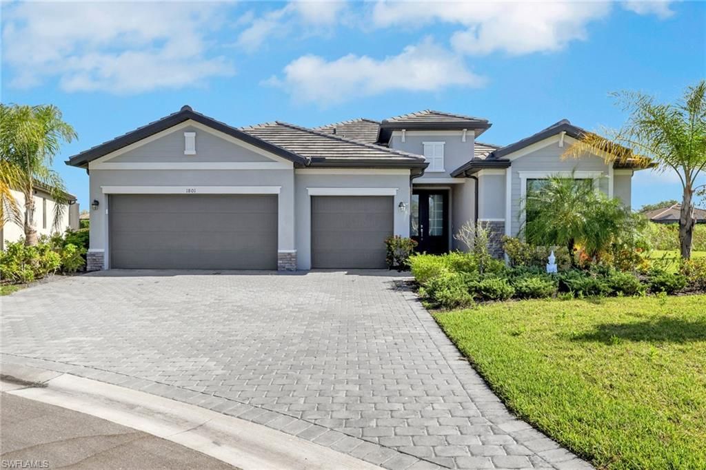 1801 HAGEN CT, Naples, FL 34120