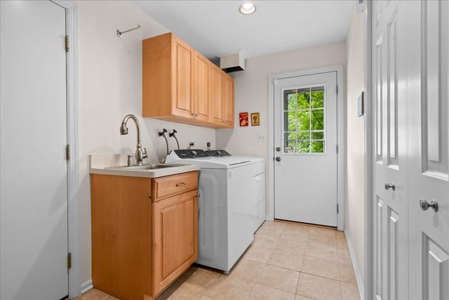 1745 E Summit Court, Deerfield, IL 60015