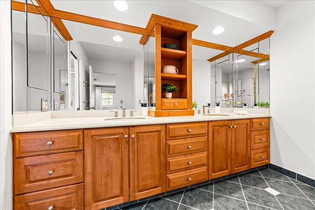 1745 E Summit Court, Deerfield, IL 60015