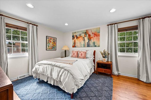 1745 E Summit Court, Deerfield, IL 60015