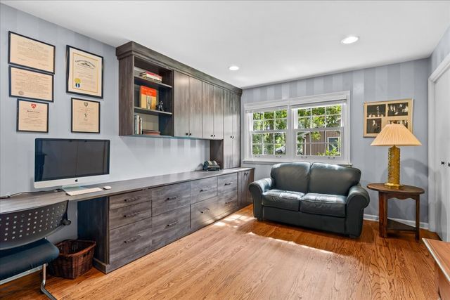 1745 E Summit Court, Deerfield, IL 60015