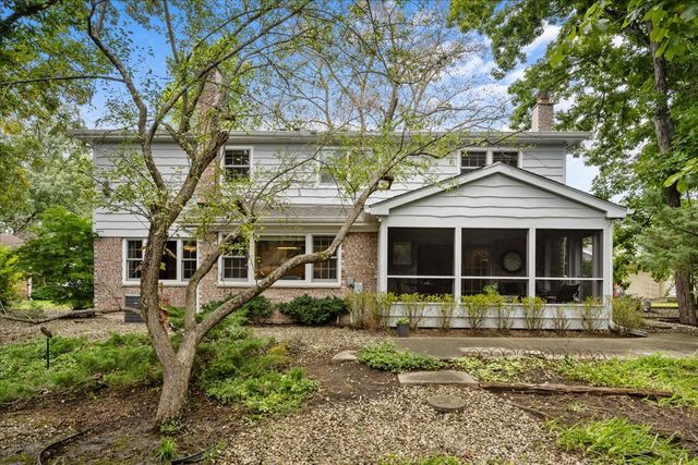 1745 E Summit Court, Deerfield, IL 60015