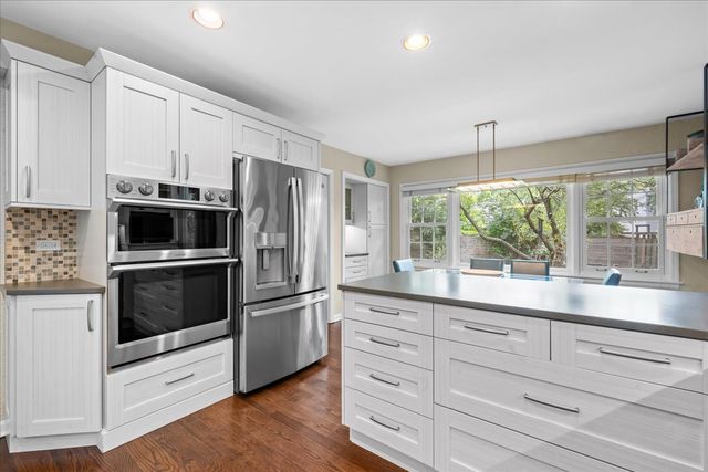 1745 E Summit Court, Deerfield, IL 60015