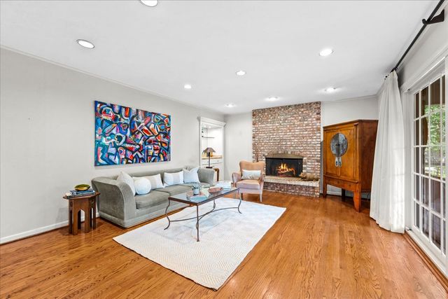 1745 E Summit Court, Deerfield, IL 60015
