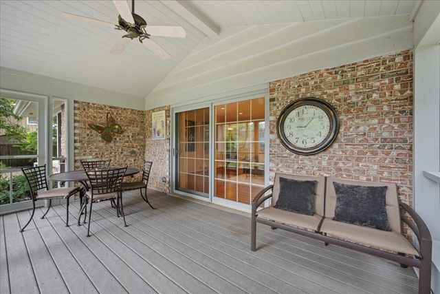 1745 E Summit Court, Deerfield, IL 60015