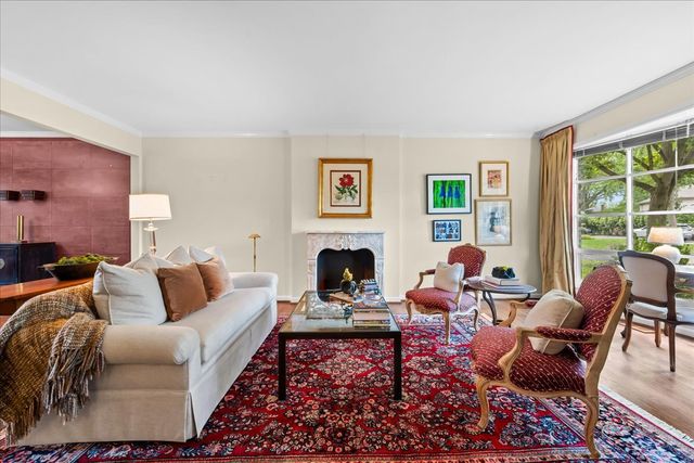 1745 E Summit Court, Deerfield, IL 60015