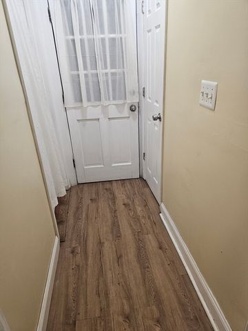 15 Longfellow Rd, Worcester, MA 01602