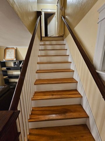 15 Longfellow Rd, Worcester, MA 01602