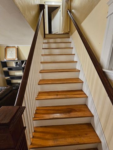 15 Longfellow Rd, Worcester, MA 01602