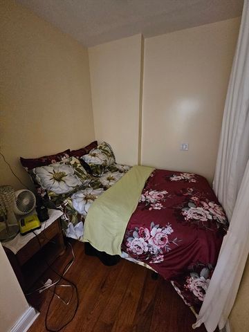 15 Longfellow Rd, Worcester, MA 01602