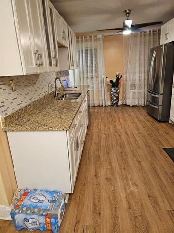 15 Longfellow Rd, Worcester, MA 01602