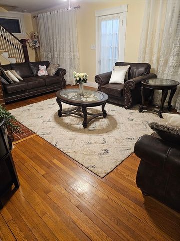 15 Longfellow Rd, Worcester, MA 01602