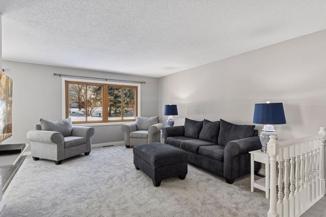 3820 Harbor Lane N, Plymouth, MN 55446