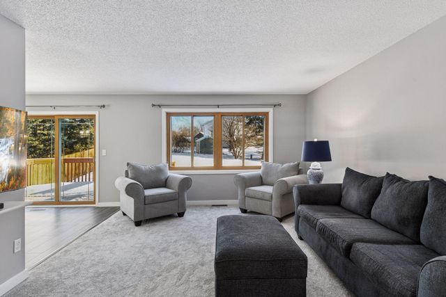 3820 Harbor Lane N, Plymouth, MN 55446