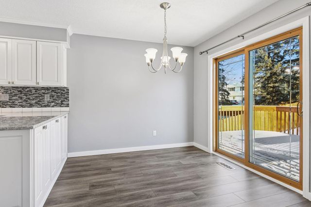 3820 Harbor Lane N, Plymouth, MN 55446