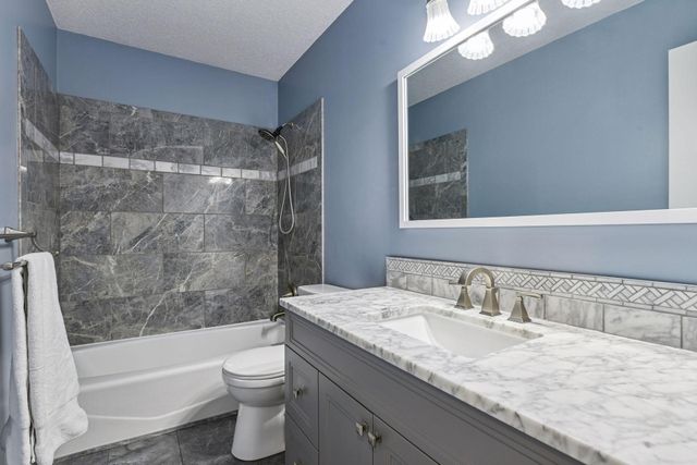 3820 Harbor Lane N, Plymouth, MN 55446