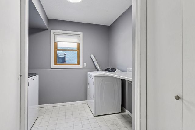 3820 Harbor Lane N, Plymouth, MN 55446