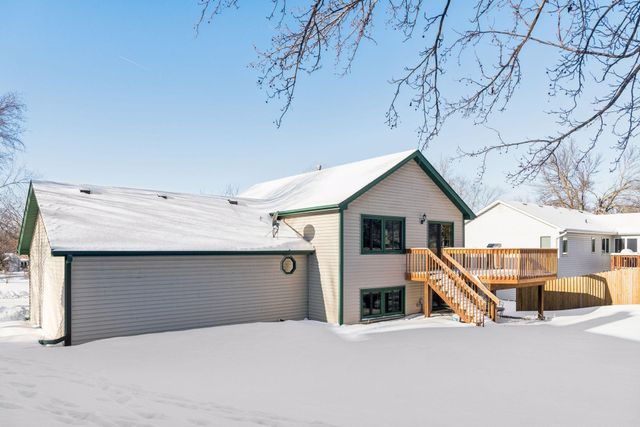 3820 Harbor Lane N, Plymouth, MN 55446