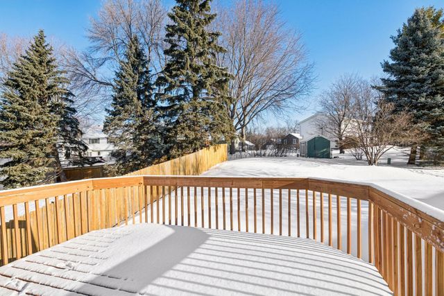 3820 Harbor Lane N, Plymouth, MN 55446