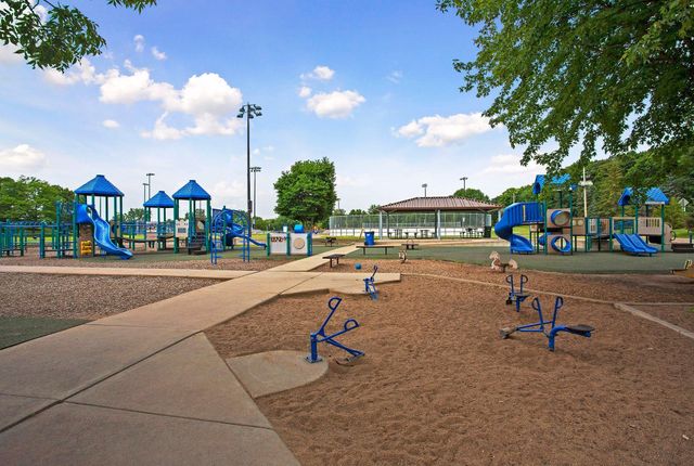 3820 Harbor Lane N, Plymouth, MN 55446