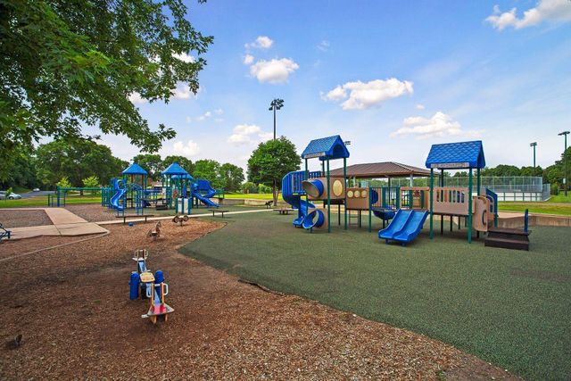 3820 Harbor Lane N, Plymouth, MN 55446