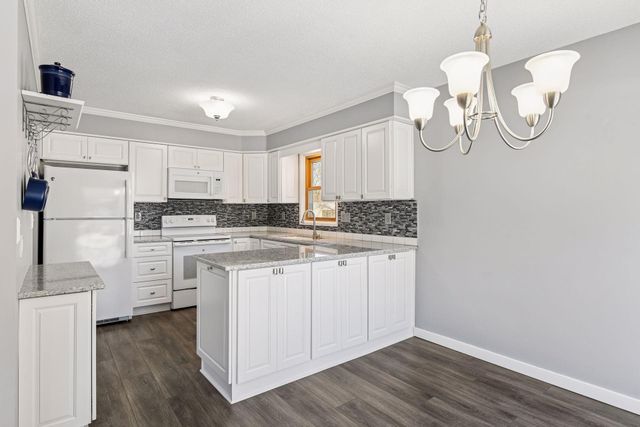 3820 Harbor Lane N, Plymouth, MN 55446