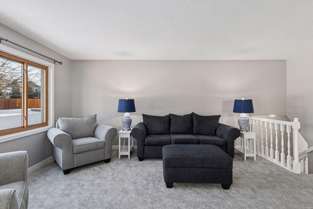 3820 Harbor Lane N, Plymouth, MN 55446