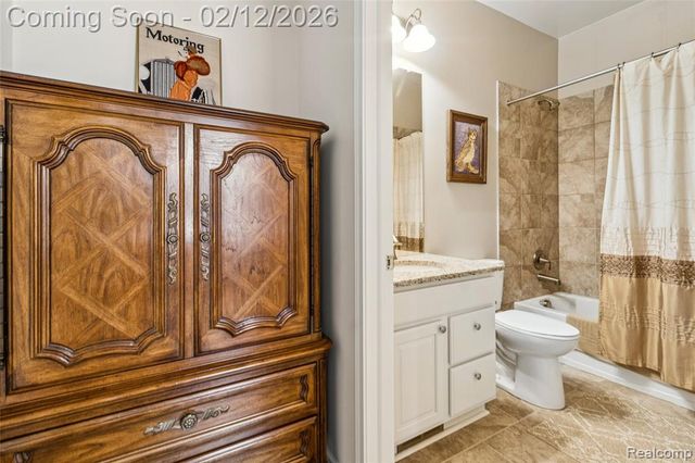 9431 Pine Valley Drive, Grand Blanc, MI 48439