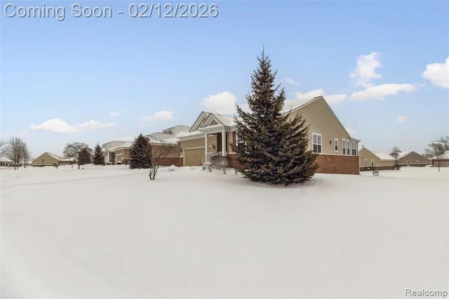 9431 Pine Valley Drive, Grand Blanc, MI 48439