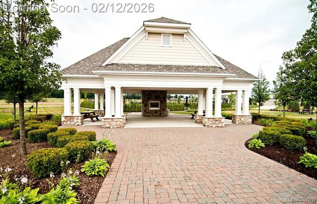 9431 Pine Valley Drive, Grand Blanc, MI 48439