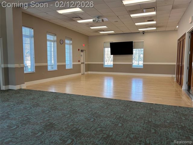 9431 Pine Valley Drive, Grand Blanc, MI 48439