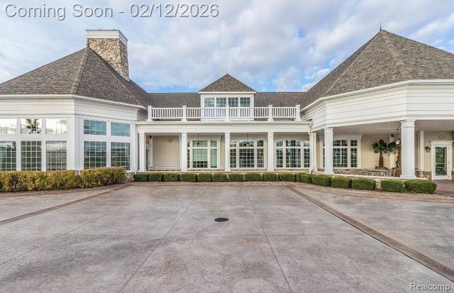 9431 Pine Valley Drive, Grand Blanc, MI 48439