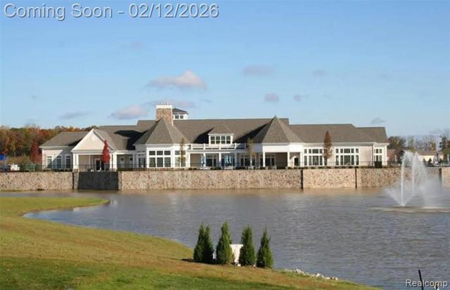 9431 Pine Valley Drive, Grand Blanc, MI 48439