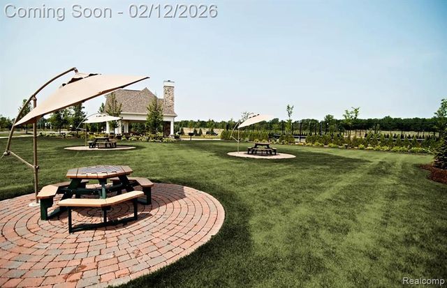 9431 Pine Valley Drive, Grand Blanc, MI 48439